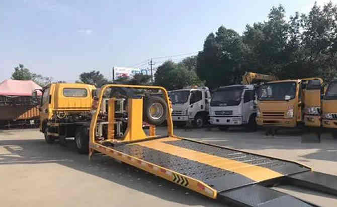 月湖区汽车中途维修案例