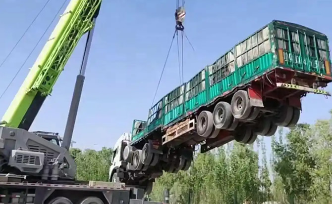月湖区道路脱困救援案例